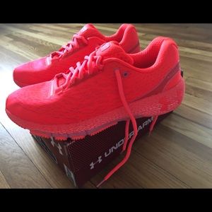 Under Armour women’s HOVR machina size 10.5